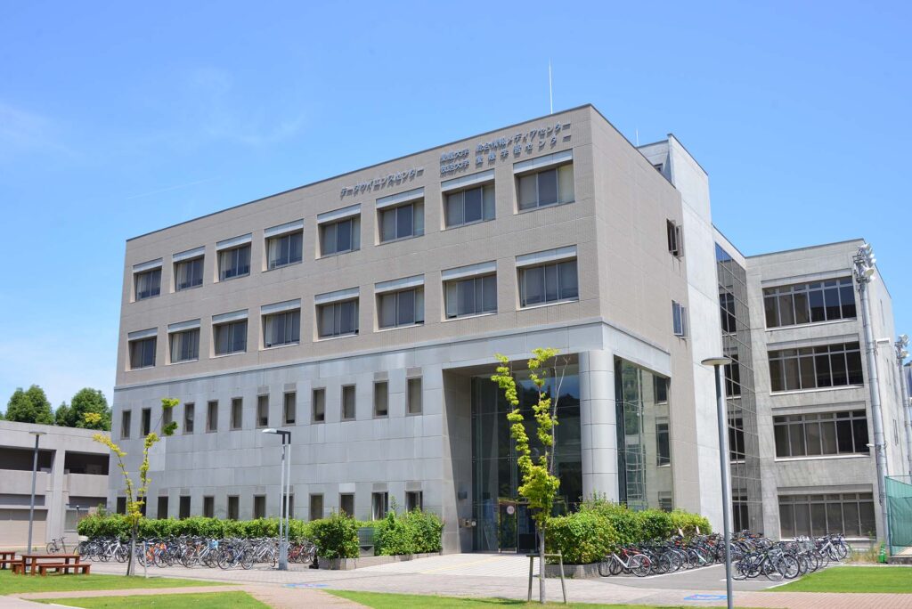 愛媛大学総合情報メディアセンター（駐車場無し）